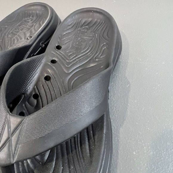 NWT‎ SKECHERS Black Foam Thong Sandals (8) - Picture 5 of 9